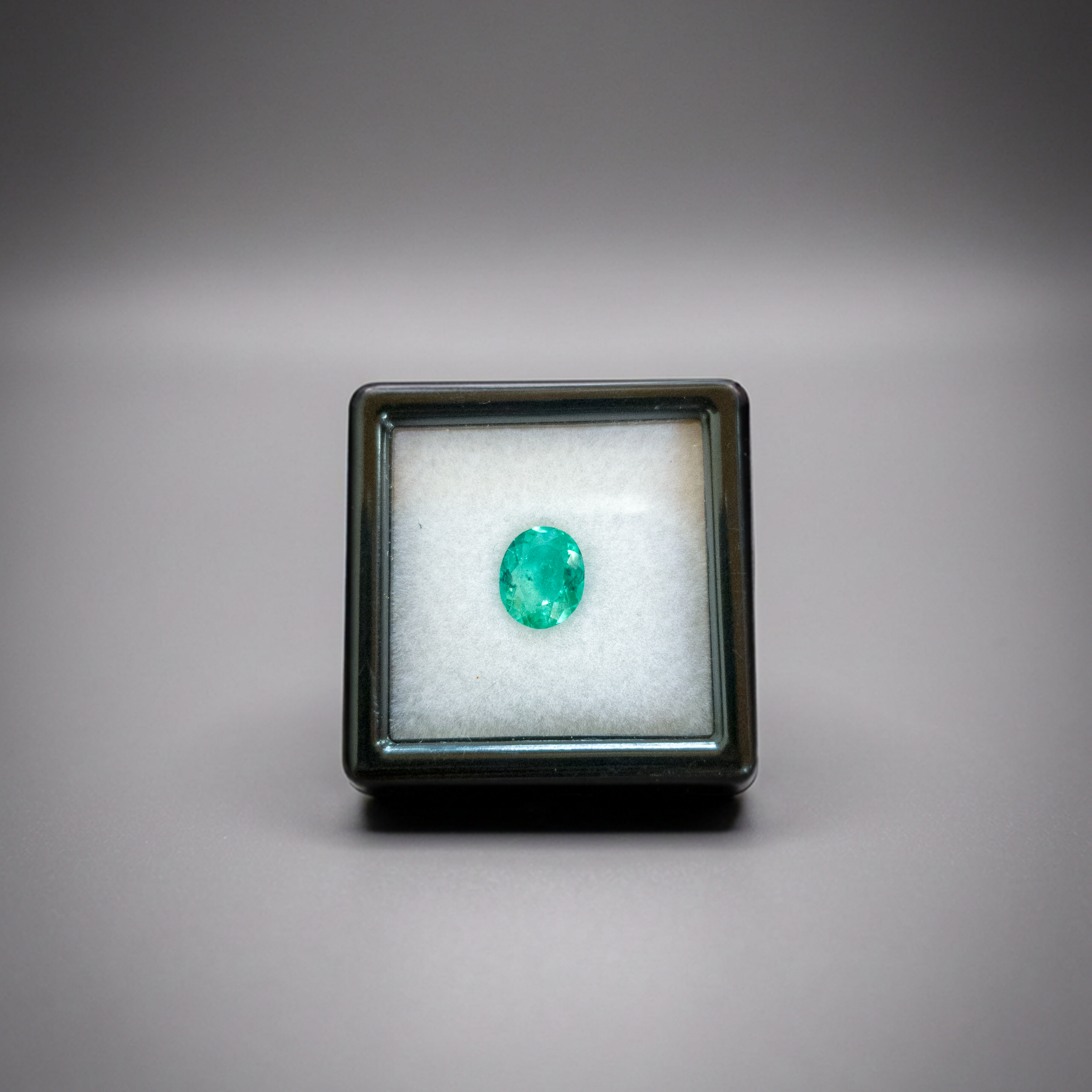 Esmeralda Talla Óvalo 0.95 Ct