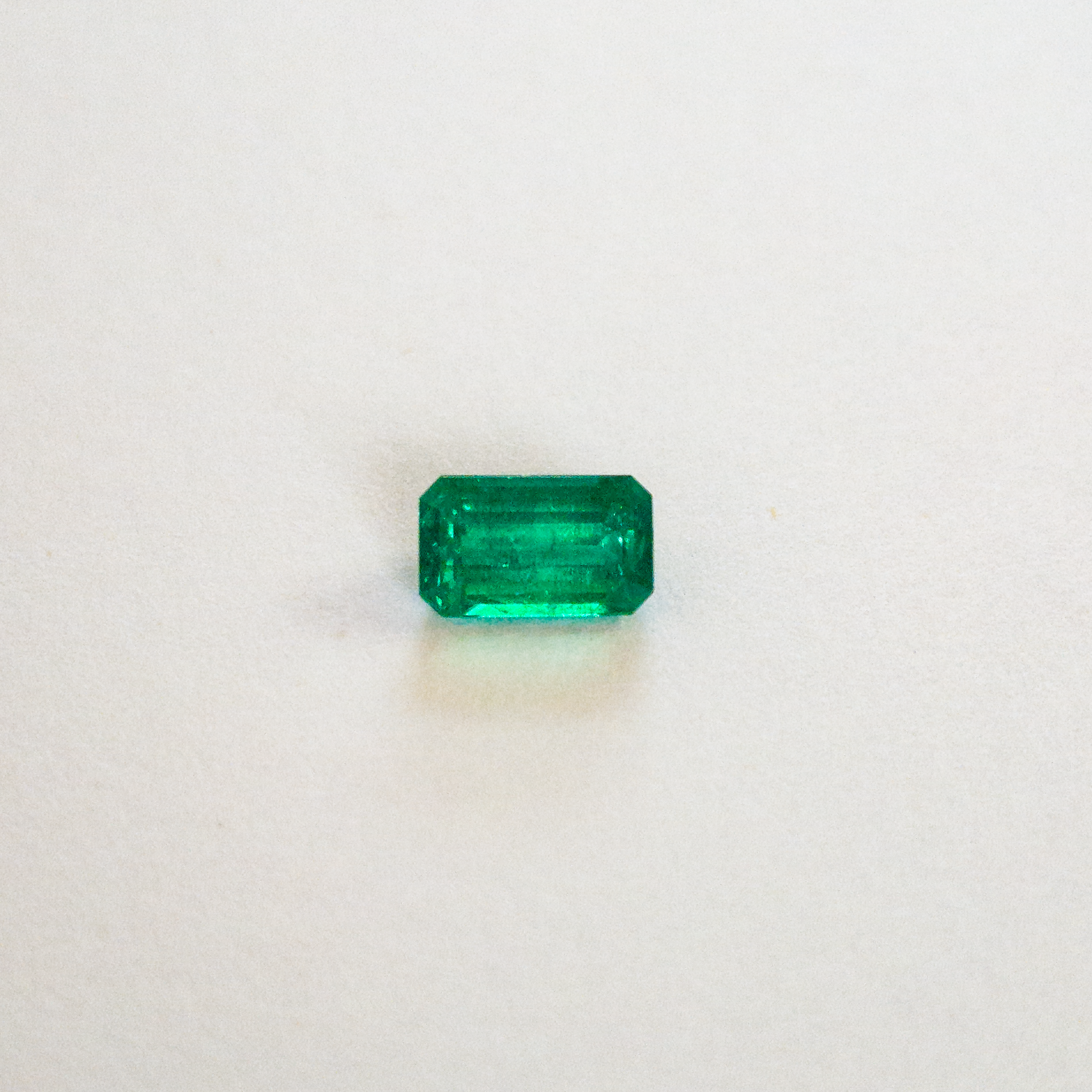 Esmeralda colombiana Talla rectangular de 0.07 Ct. Colombian emerald, rectangular cut, 0.07 Ct